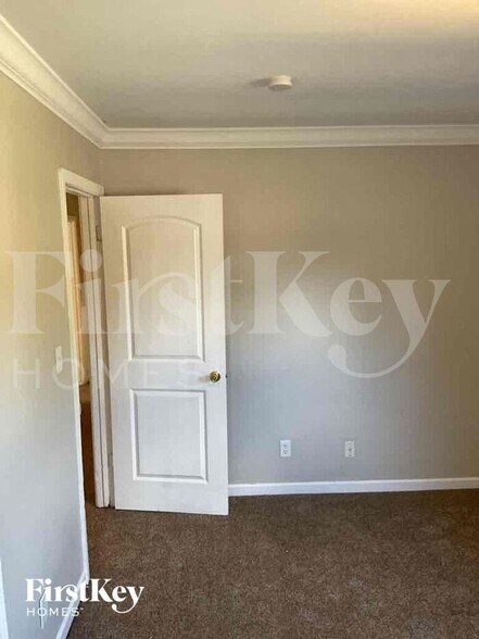 Building Photo - 3526 N Faculty Dr