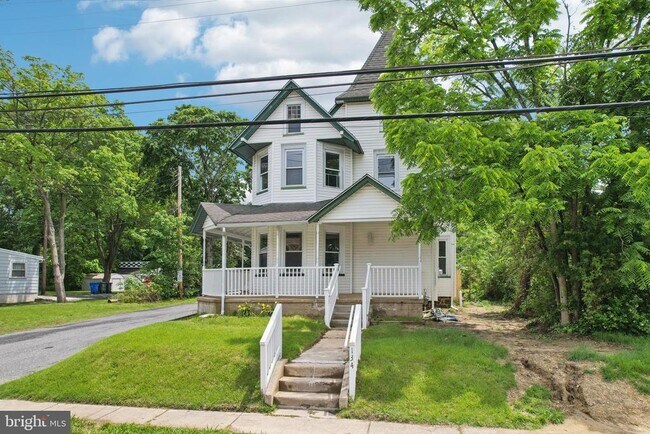 Building Photo - 134 S Main St