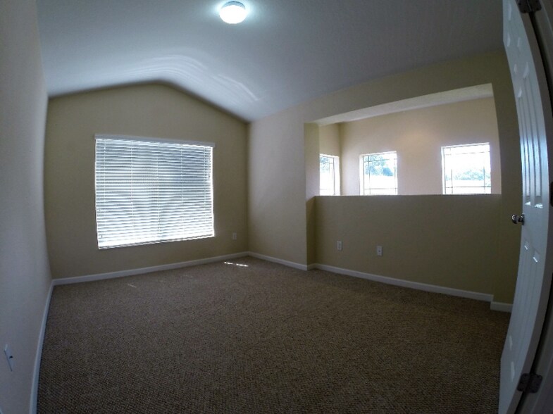 Building Photo - 4525 SW 52nd Cir