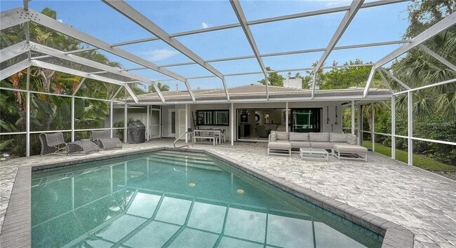 Building Photo - 245 Bird Key Dr