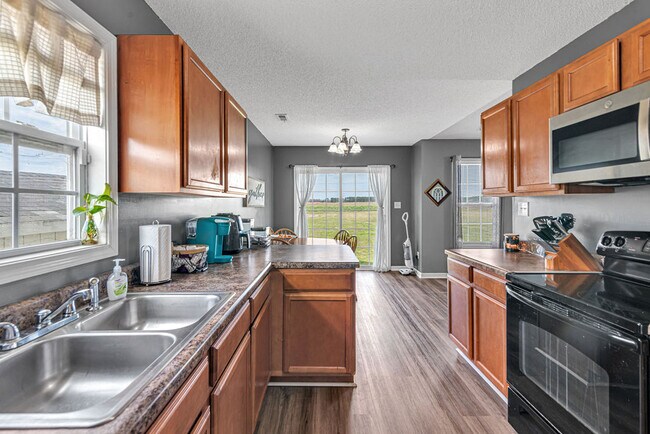 Building Photo - 202 Quarry Trail