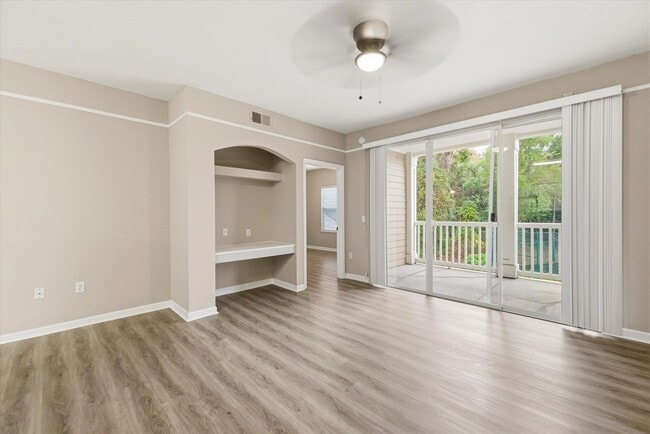 Building Photo - 2801 Chancellorsville Dr