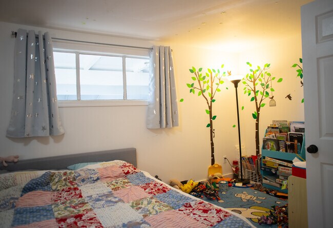 Building Photo - 8 Los Robles Dr