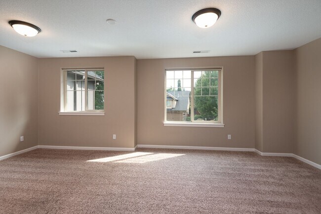 Building Photo - 4-Bedroom Home Near Pine Nursery Park Smar...