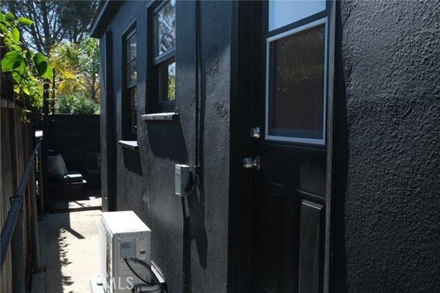 Building Photo - 425 Venice Way