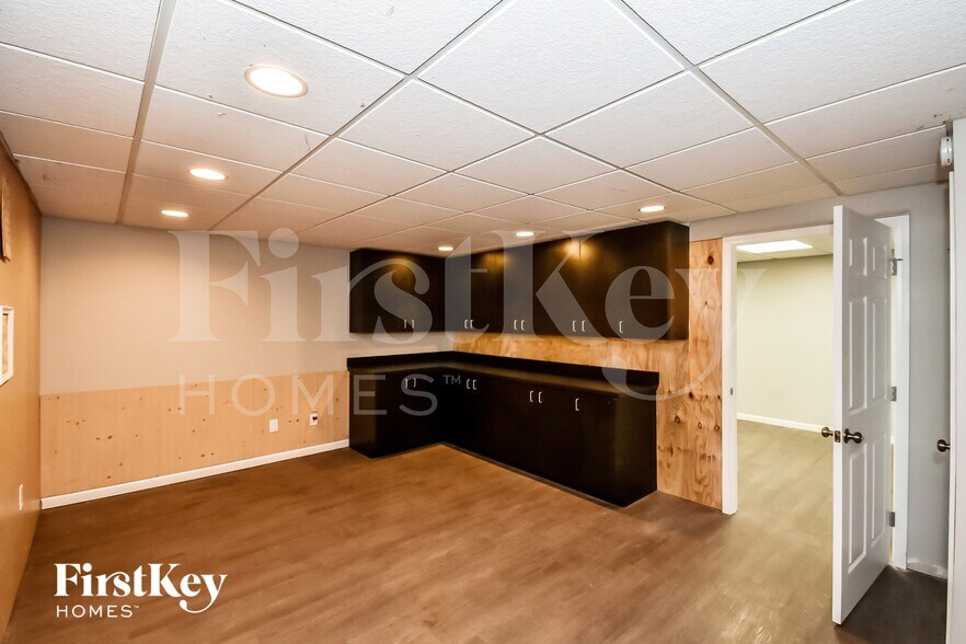 Building Photo - 622 Skyline Dr