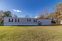 Building Photo - WELCOME HOME! 3 Bedroom, 2 Bathroom Mobile...