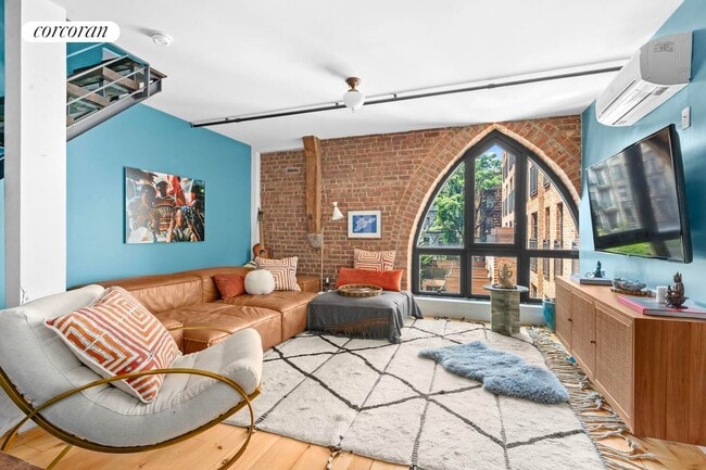Primary Photo - 163 N 6th St