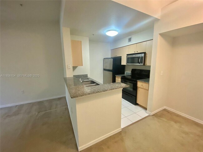 Building Photo - 2544 Centergate Dr