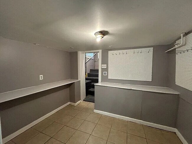 Building Photo - Beautiful 3 bedroom 2 bath home with views!