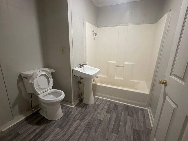 Building Photo - FOR RENT IN LAFAYETTE!