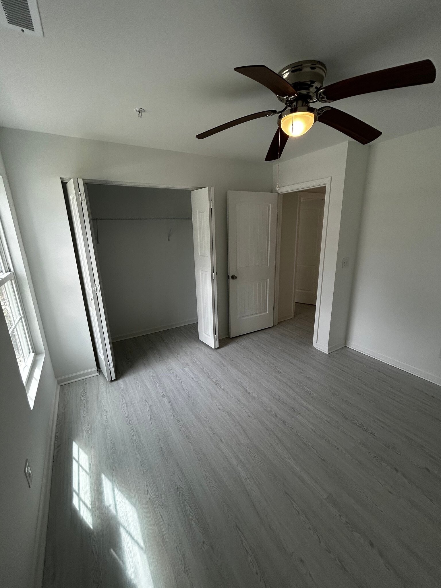 Building Photo - 171 Charter Dr