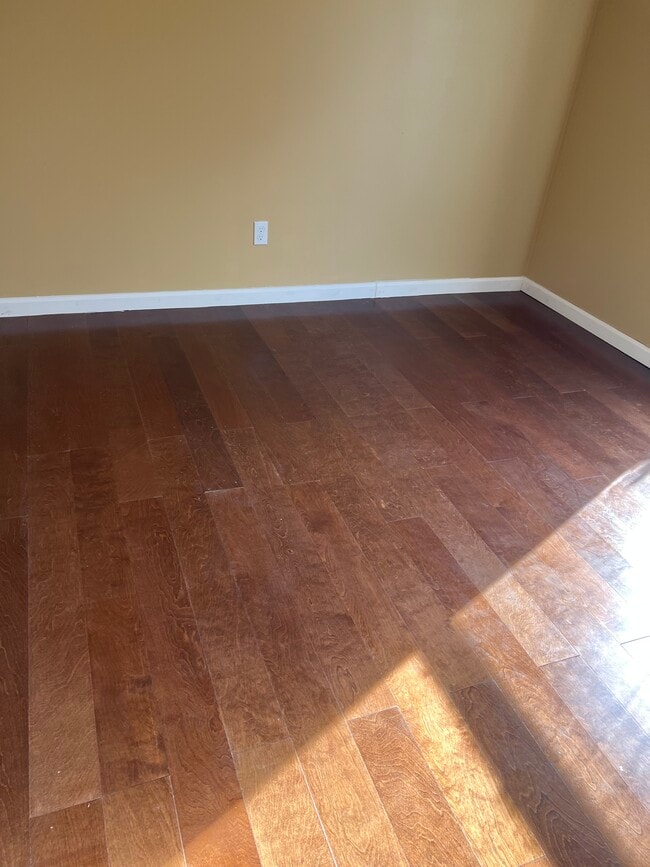 Building Photo - 821 Pine Forest Cir