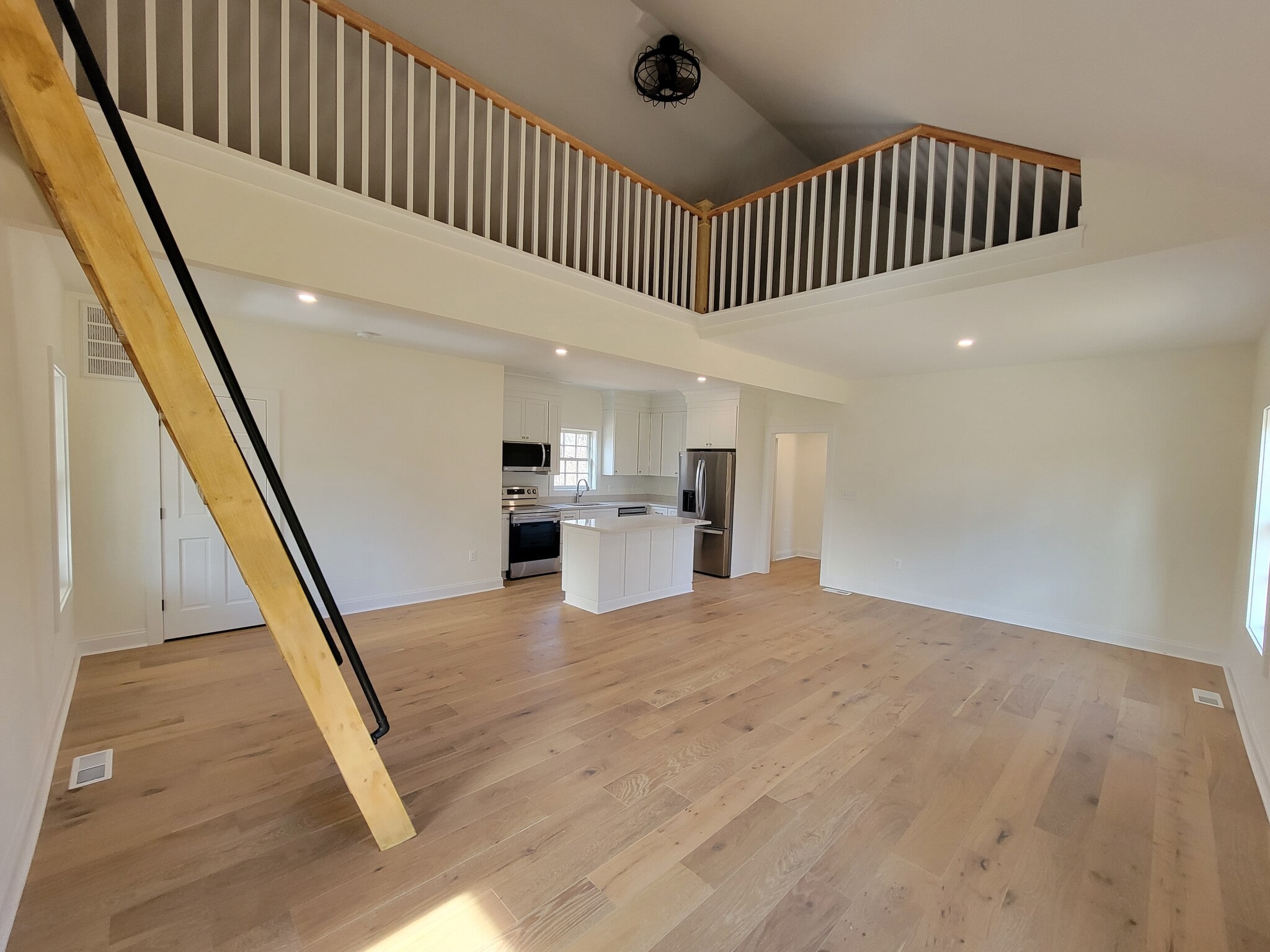 Building Photo - 7143 Hesperides Dr