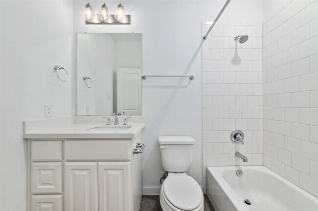 Building Photo - 7315 Camden Crestwood Way