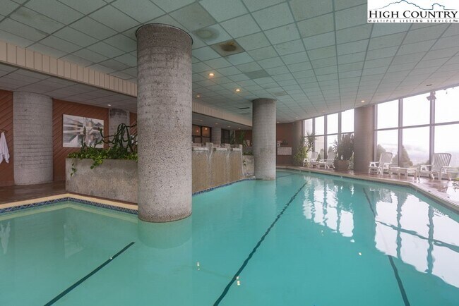 Building Photo - 303 Sugar Top Dr