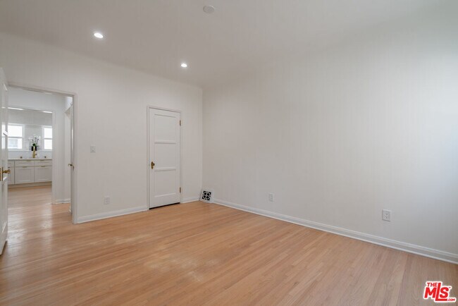 Building Photo - 1209 S Highland Ave