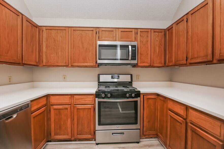 Building Photo - 6609 Wildhaven Dr