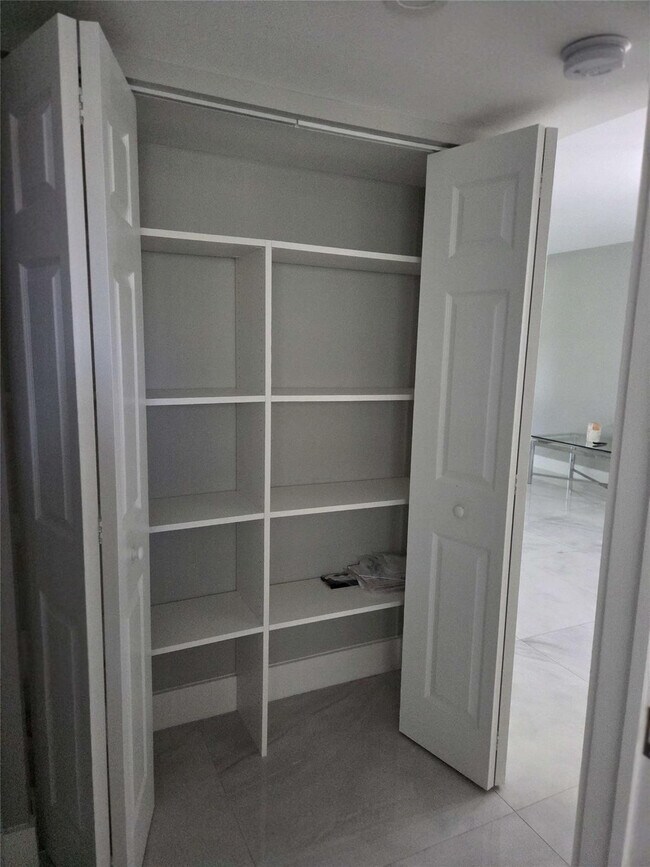 Building Photo - 2706 Nassau Bend