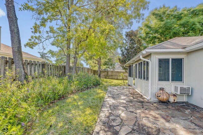 Building Photo - 12312 Harbor Winds Dr N