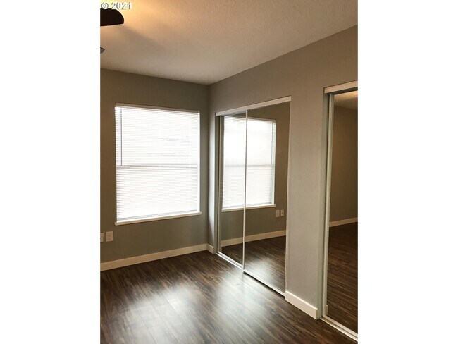 Building Photo - 6867 N Fessenden St