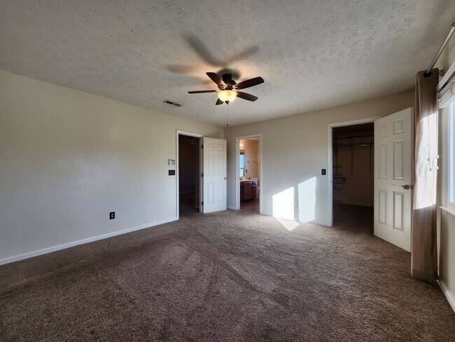 Building Photo - Beautiful 2-Story Home in Northmont School District