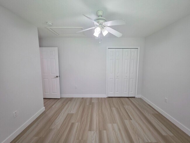 Building Photo - Beautiful 4 Bedroom in Gated Compass Pointe