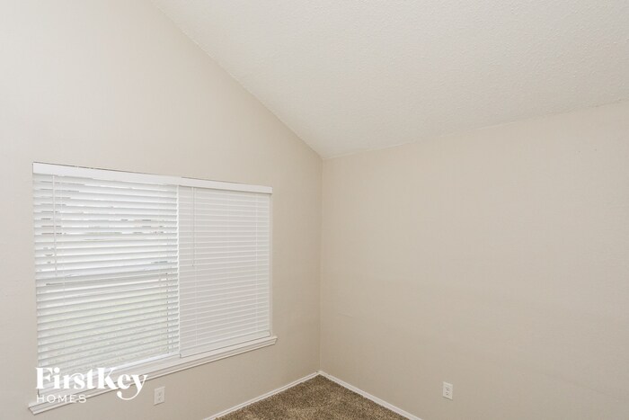 Building Photo - 1620 Hunterwood Dr