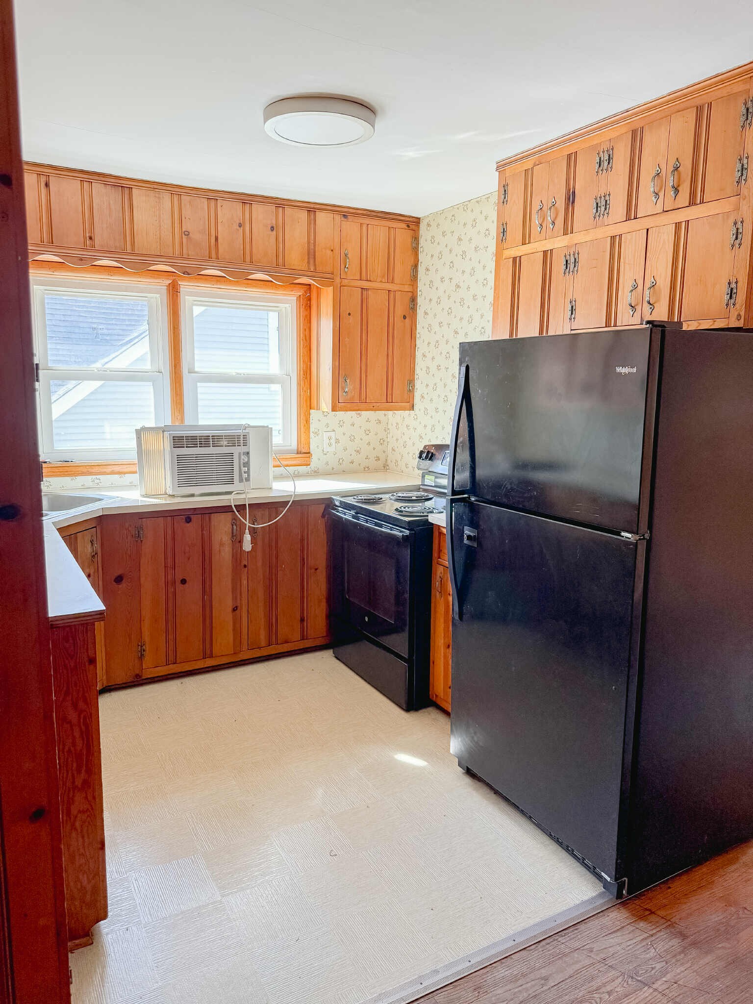 Building Photo - 1120 Metropolis St