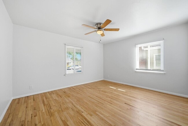 Building Photo - Refreshed Single Family Home with Lots of ...