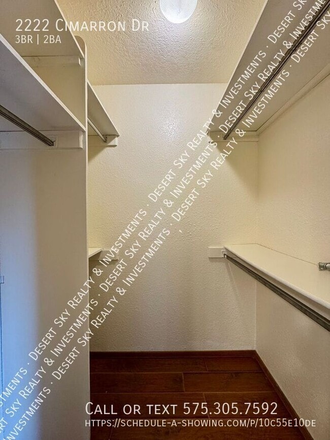 Building Photo - 2222 Cimarron Dr