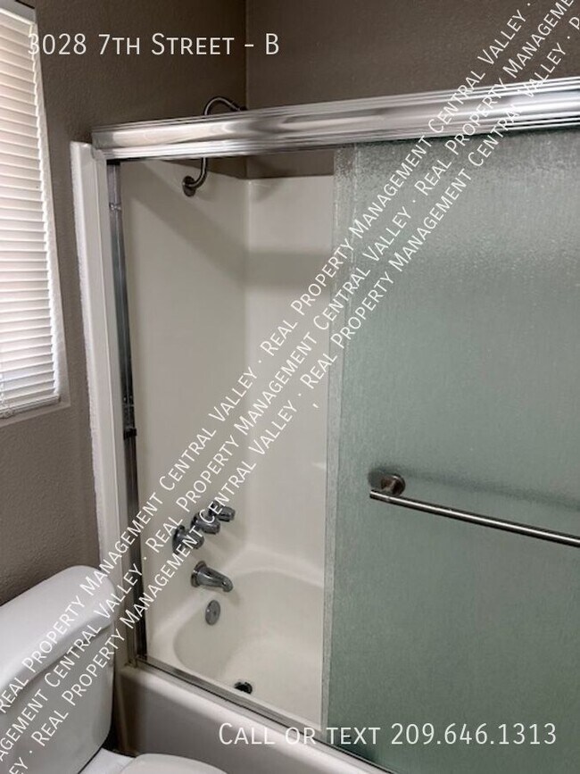 Building Photo - Ceres 2 Bedroom 1 Bathroom Tri-plex