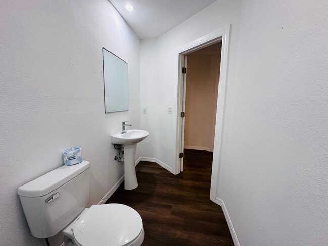 Building Photo - 329 NE 2nd St