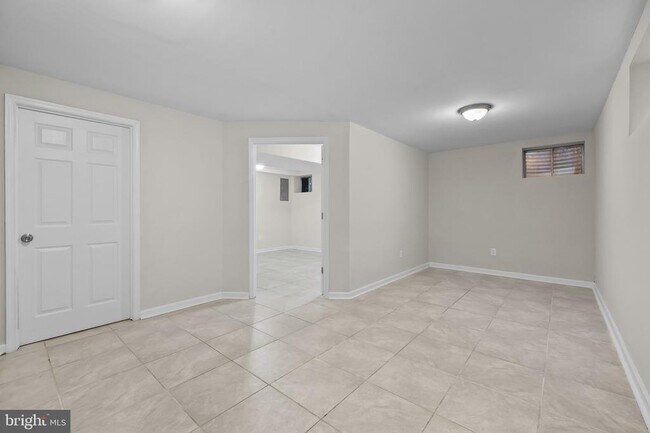 Building Photo - 9786 Whiskey Run