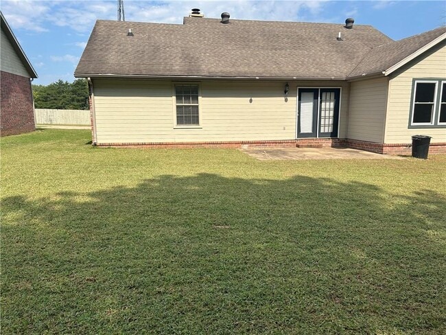Building Photo - 4389 E Holiday Dr