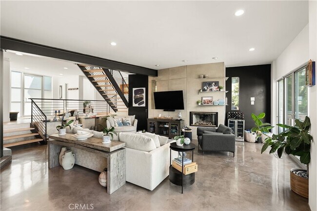 Building Photo - 3230 Tyrol Dr