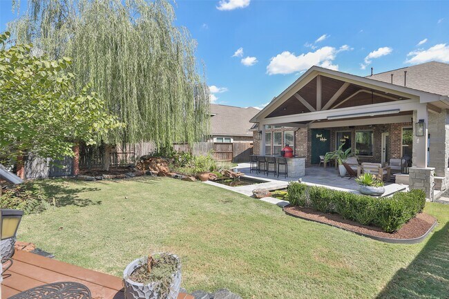 Building Photo - 2215 Tonkawa Trl