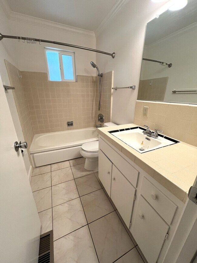 Building Photo - Immaculate 3/2 Near Big Chico Creek-Must See!