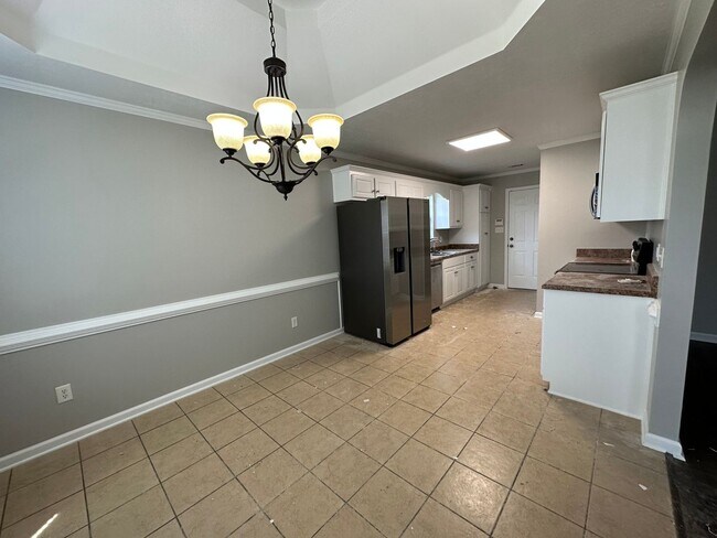 Building Photo - 913 Arbor Springs Cir