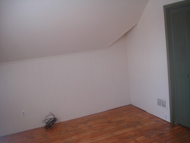 Building Photo - 1000 Burr