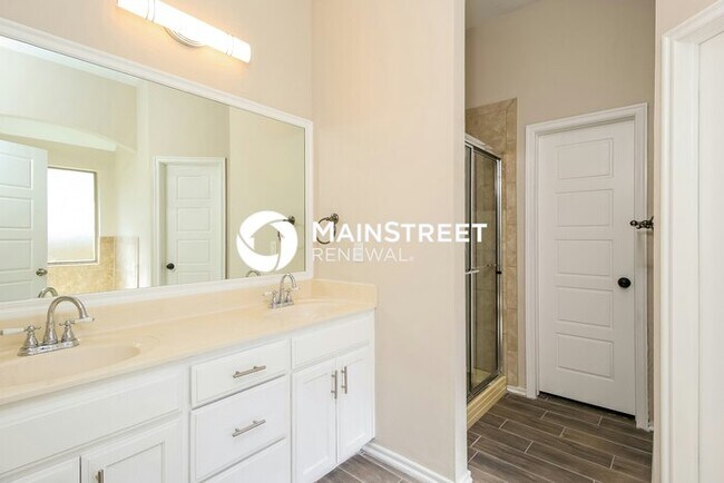 Building Photo - 3 Bedroom Pet-Friendly Home in Yukon, OK w...