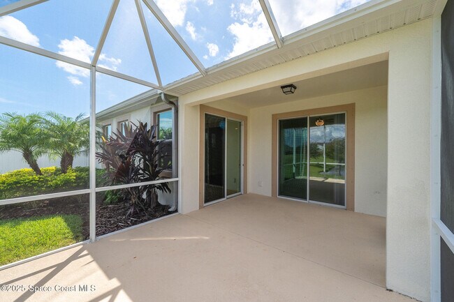 Building Photo - 2746 Spur Dr