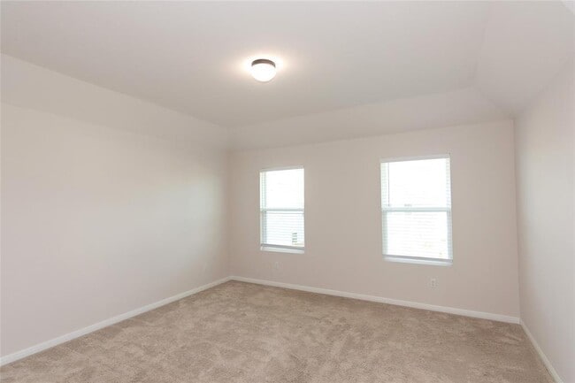 Building Photo - 2500 Roosevelt Rd