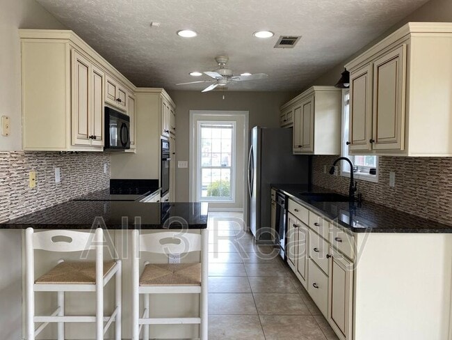 Building Photo - 349 Hambleton Ct