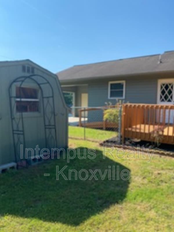 Building Photo - 6517 Bay Cir Dr