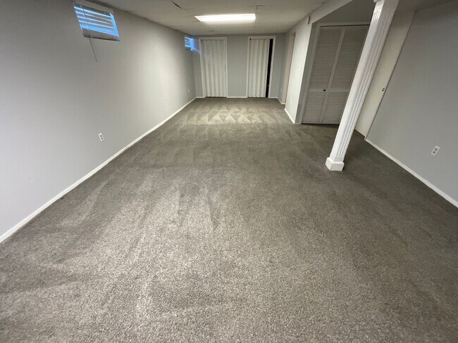 Building Photo - 3753-3763 W 89th Way