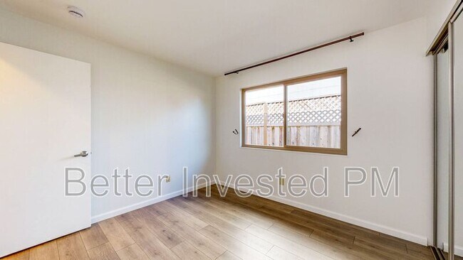 Building Photo - 1417 Gregory Ct
