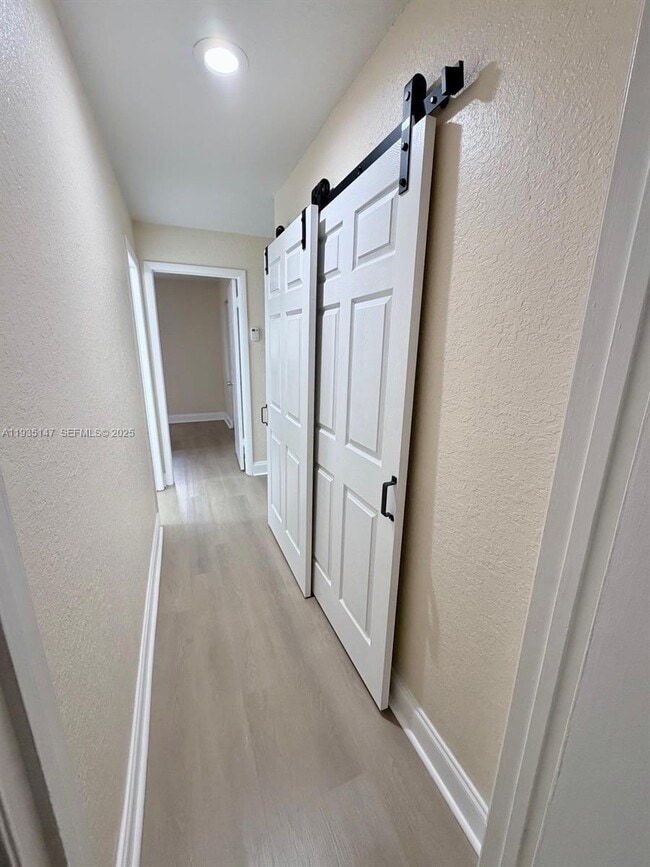 Building Photo - 10722 La Placida Dr