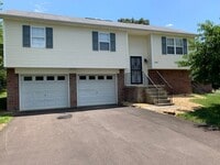 Building Photo - 3 Bedroom/2 Bath Split-Foyer Home Kingspor...