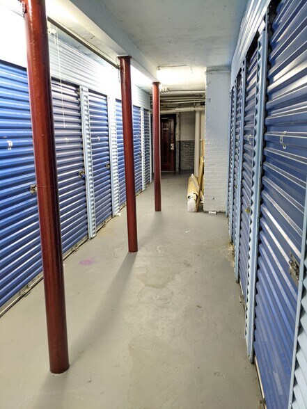 Storage Units - 7612 Park Ave
